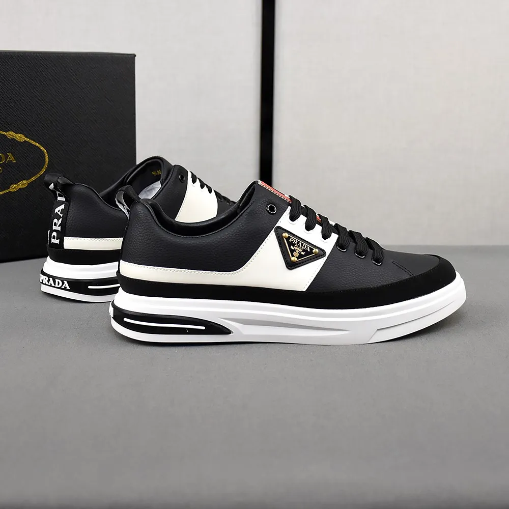 PP400🌻🌻🌻【Prada·PRADA】set off the audience! An international brand that is constantly innovating. This men's casual shoe is the original version. It is made of cowhide leather at a ratio of one to one at the store. It has leather feet and rubber non-slip outsole. It is breathable and comfortable. Quality speaks for itself. 👄38-44